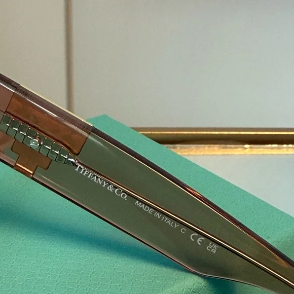 Tiffany & Co. Gradient Black and Cream Women's Glasses - Picture 5 of 7